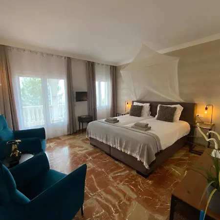 Manana Bed & Breakfast