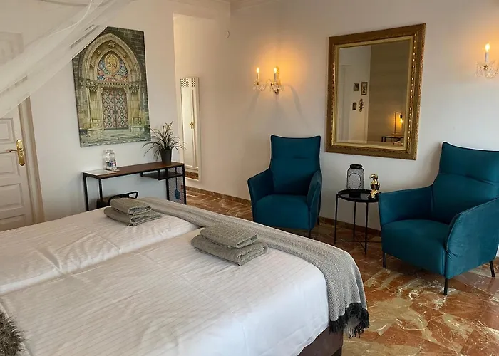 Manana Bed & Breakfast 4*